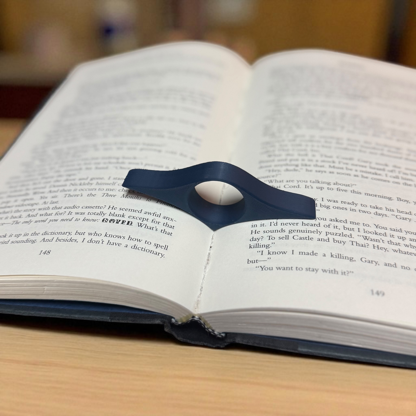 Thumb Page Holder for Reading: Navy