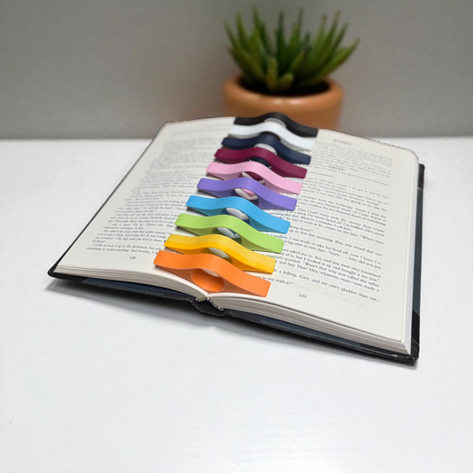 Thumb Page Holder for Reading: Magenta