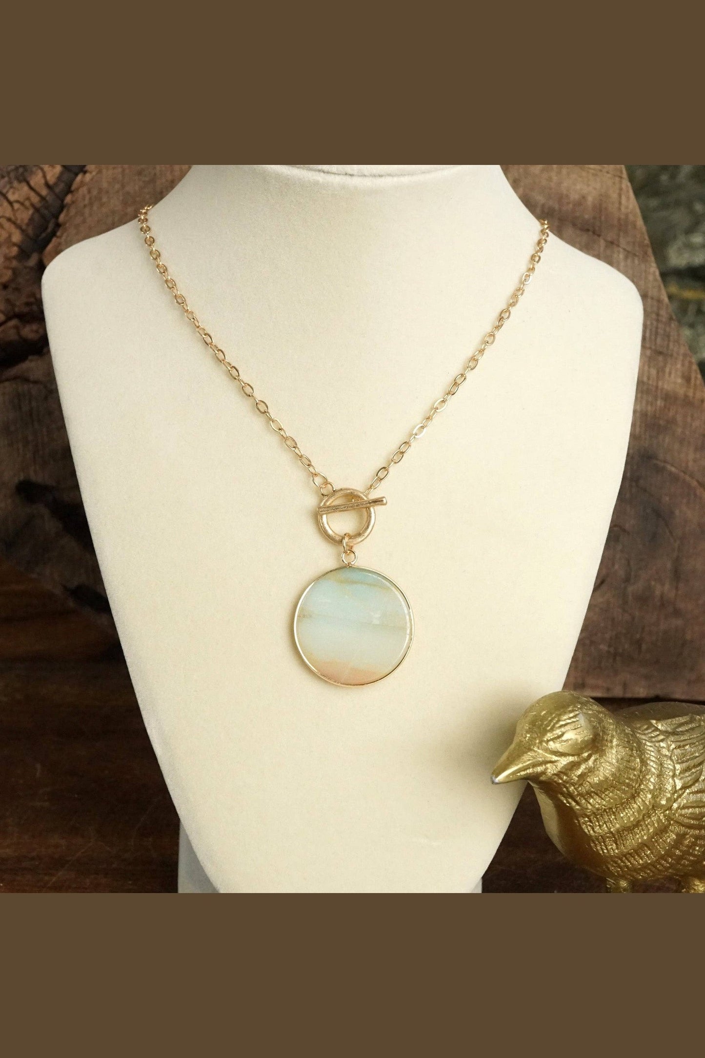 Semi-Precious Disc Pendant Front Toggle Chain Necklace: Mint Green
