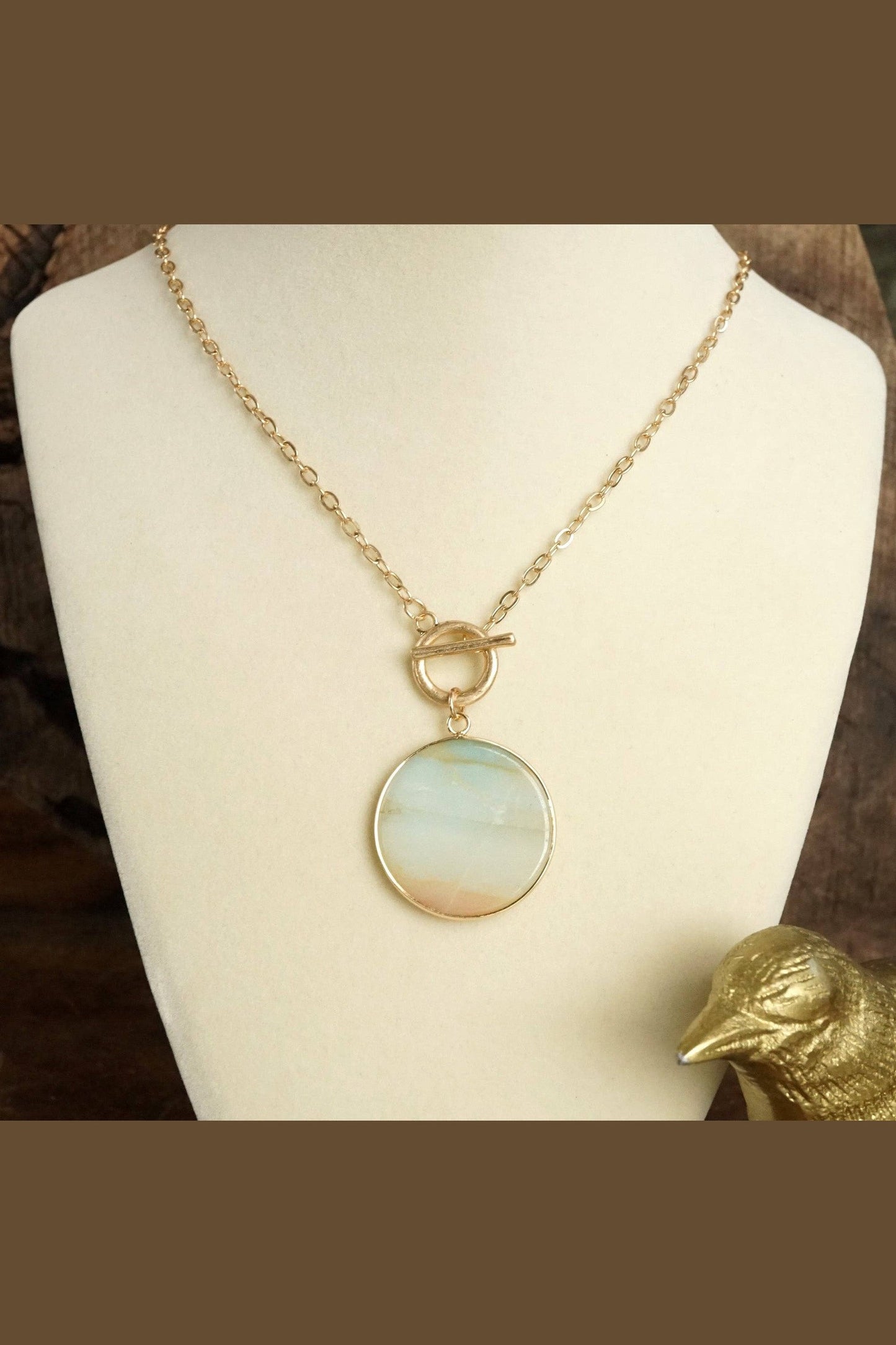 Semi-Precious Disc Pendant Front Toggle Chain Necklace: Mint Green