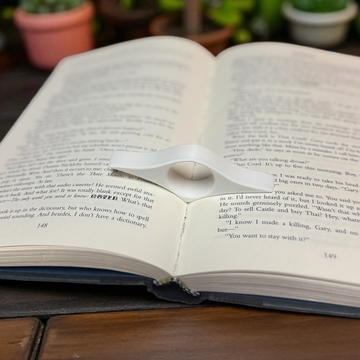Thumb Page Holder for Reading: Navy
