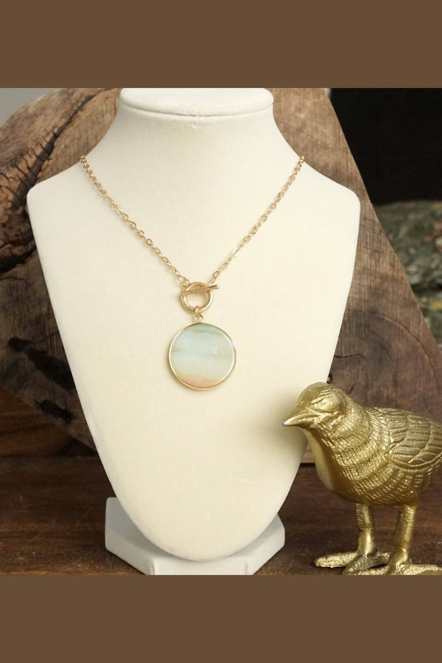 Semi-Precious Disc Pendant Front Toggle Chain Necklace: Mint Green