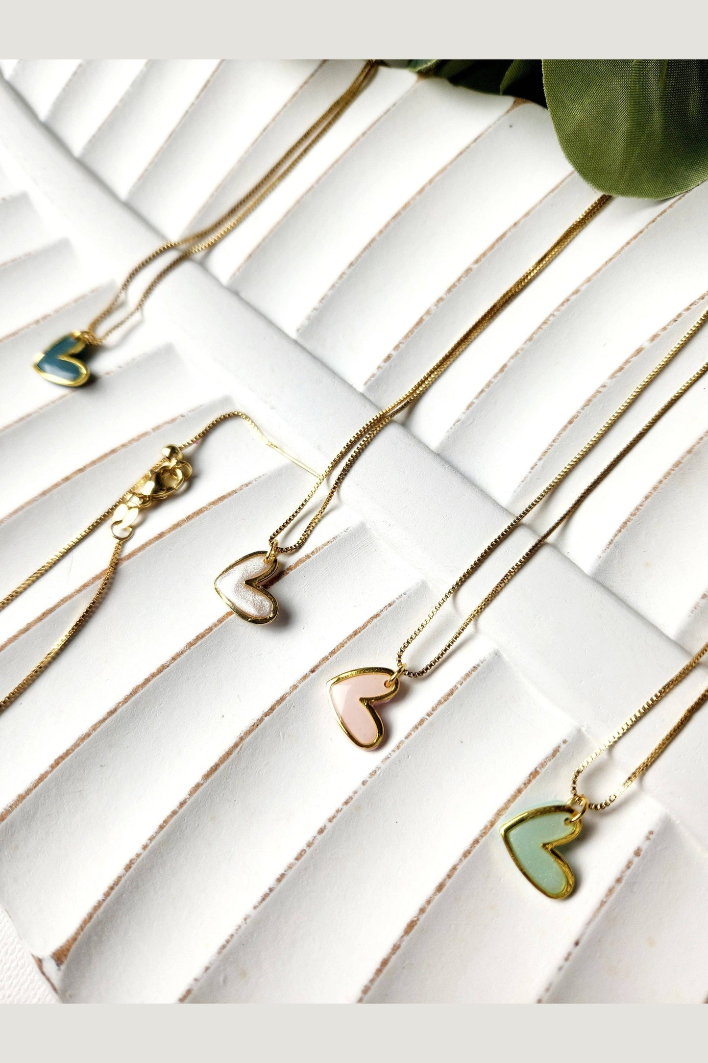 Gold heart necklace: Teal