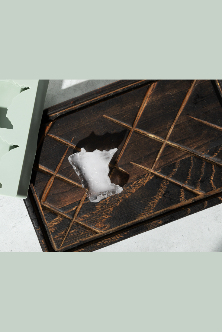 Minnesota Large Ice Cube Tray: Lake Blue