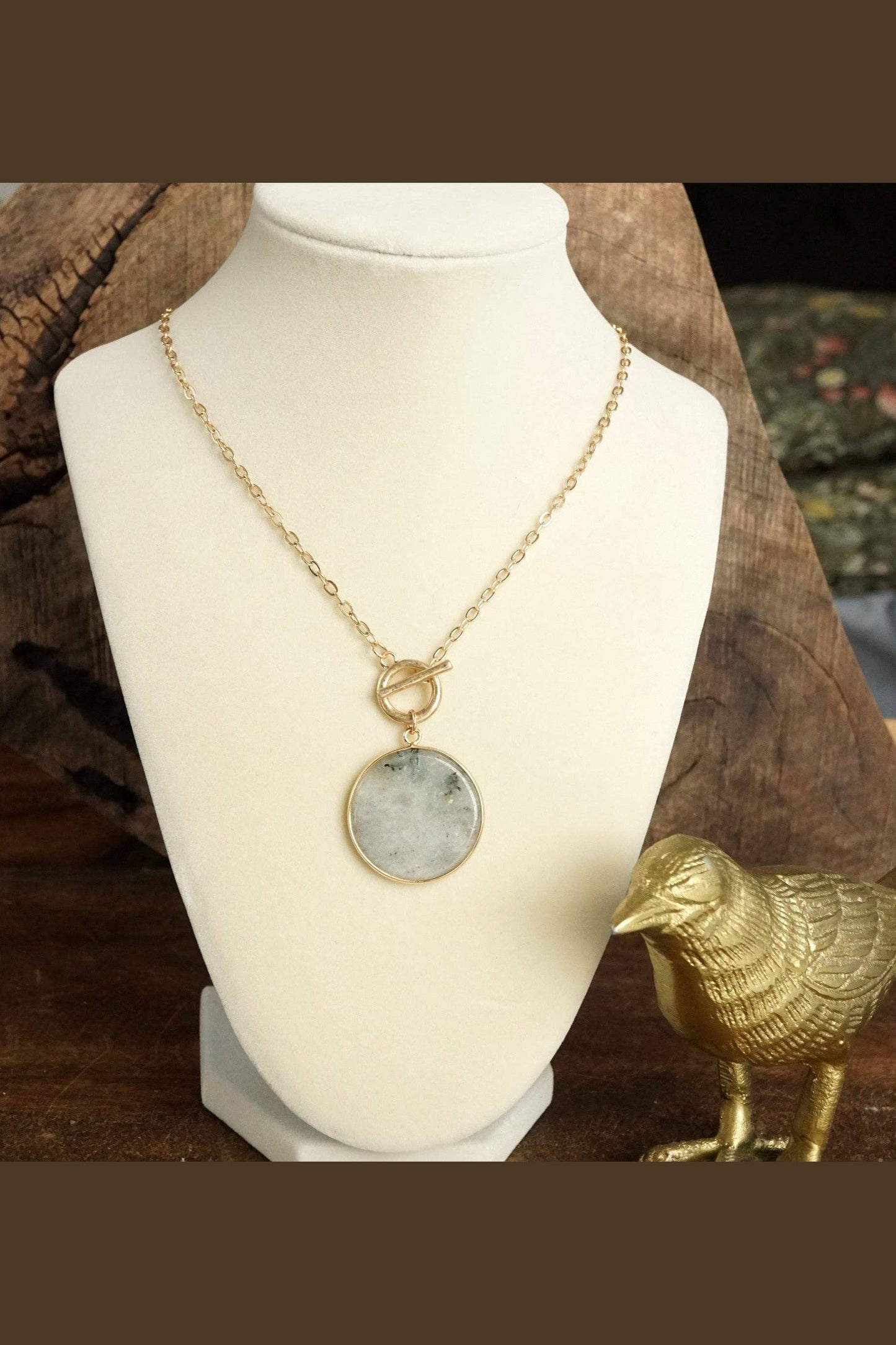 Semi-Precious Disc Pendant Front Toggle Chain Necklace: Mint Green