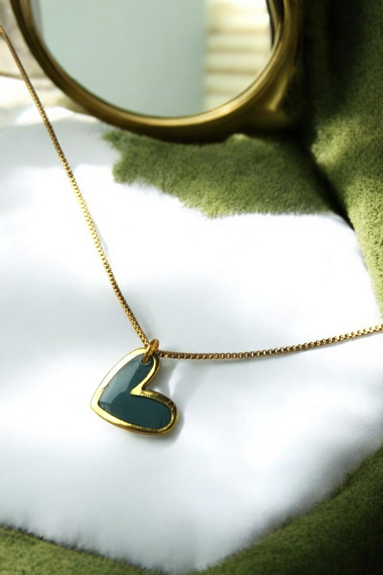 Gold heart necklace: Teal