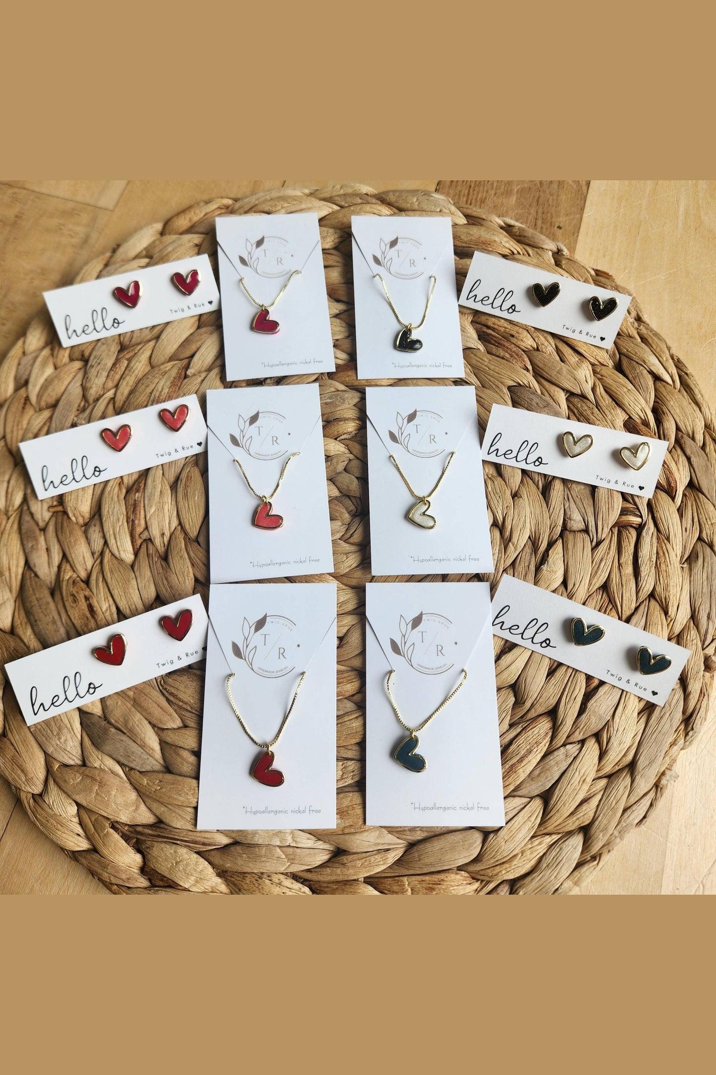 Heart clay studs: White Pearl / Gold heart