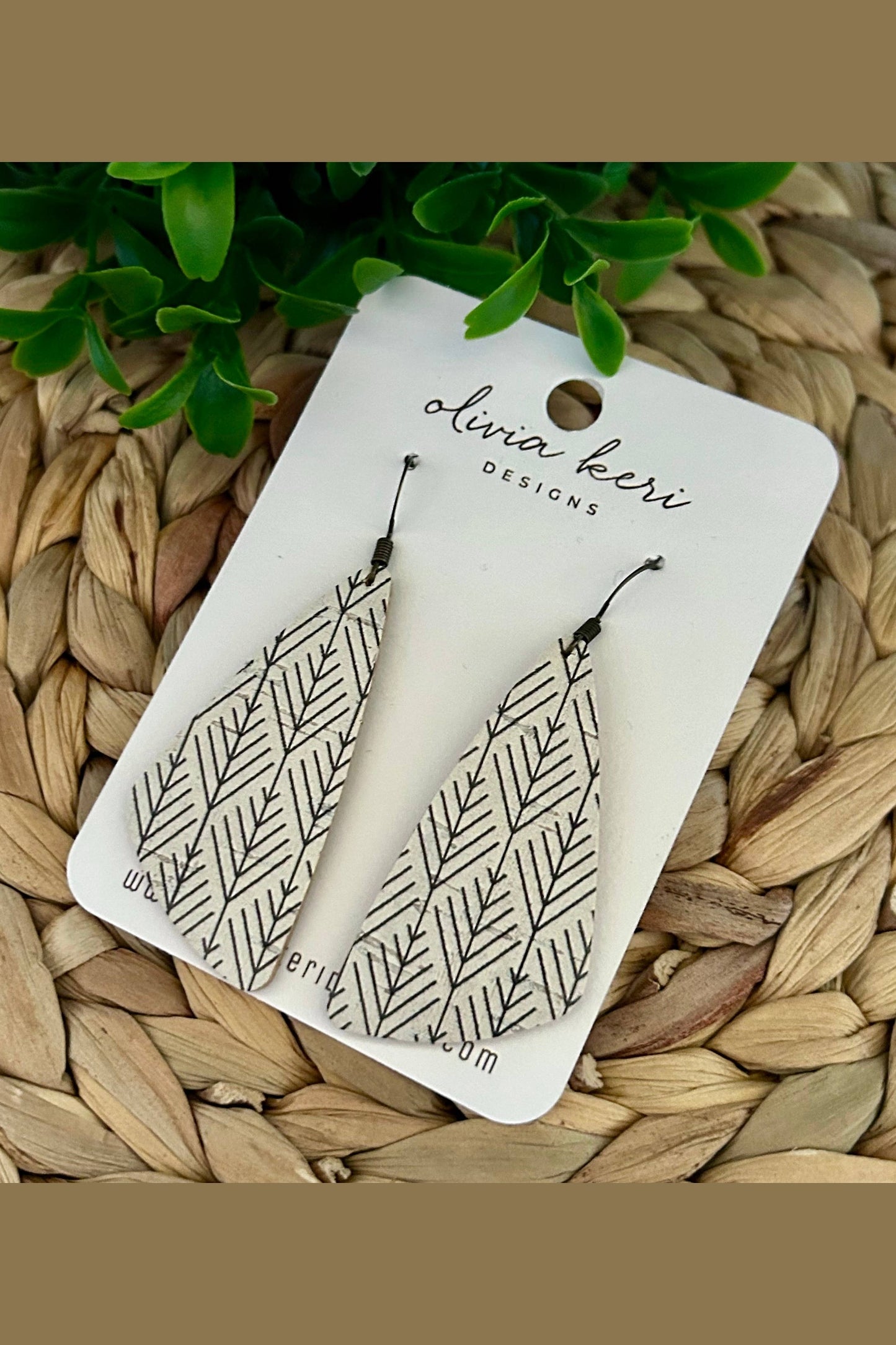 Zoe - Multi Arrows Earrings